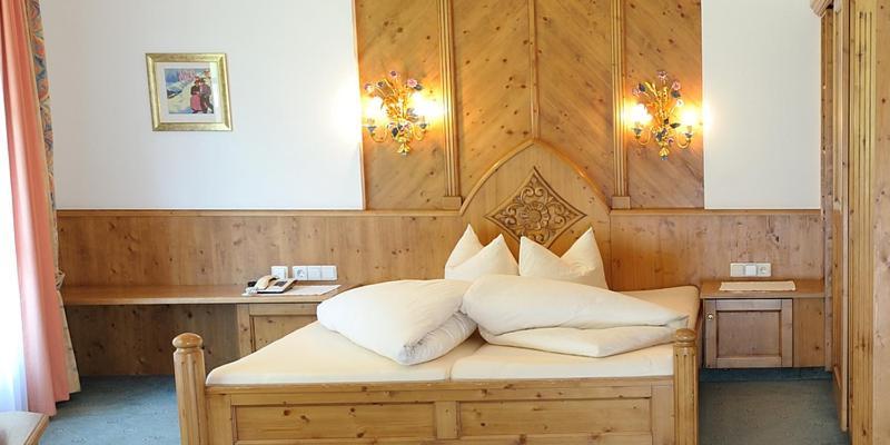 Hotel Garni Castel B&B イシュグル エクステリア 写真