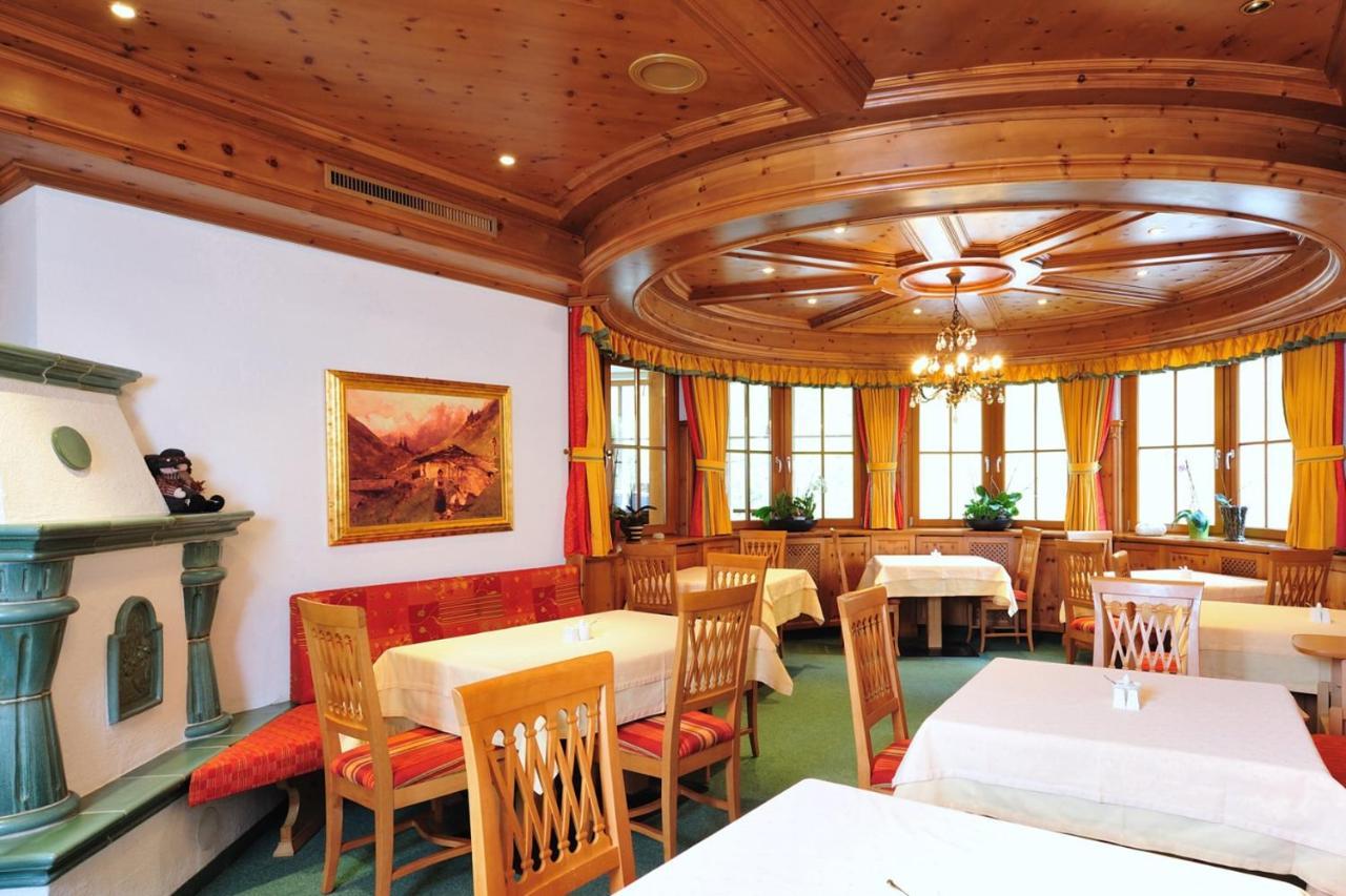 Hotel Garni Castel B&B イシュグル エクステリア 写真