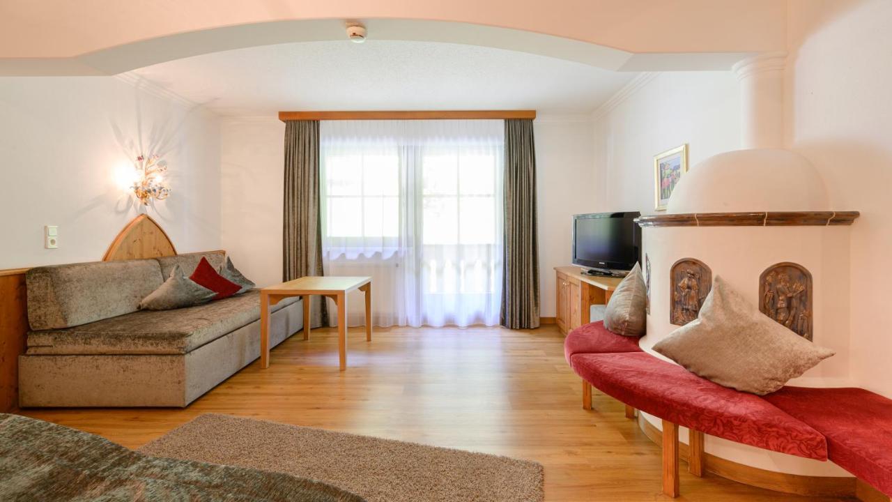 Hotel Garni Castel B&B イシュグル エクステリア 写真